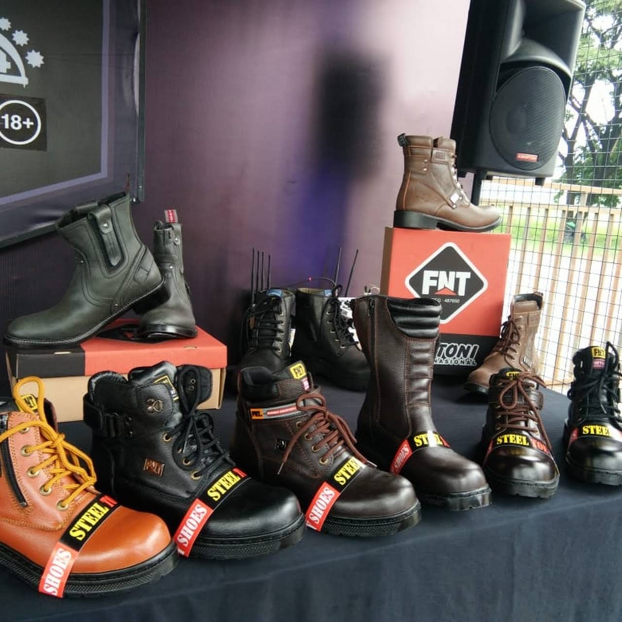 Tips Belanja Sepatu Kulit Pria Terbaru dari Fintoni Fintoni adalah penyedia sepatu kulit yang cukup populer karena daya tahannya.